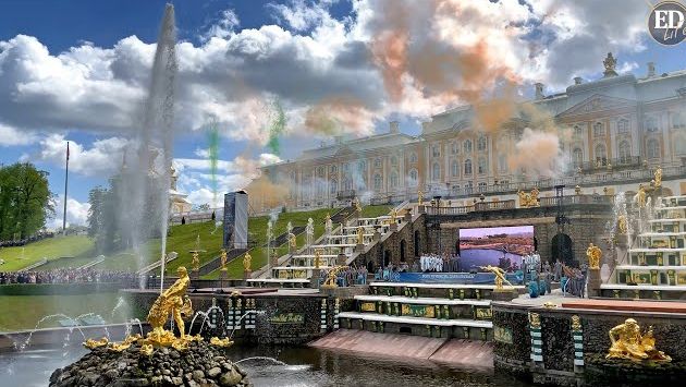 Весенний праздник фонтанов 2021 в Петергофе – пуск фонтана «Самсон» и красочный салют