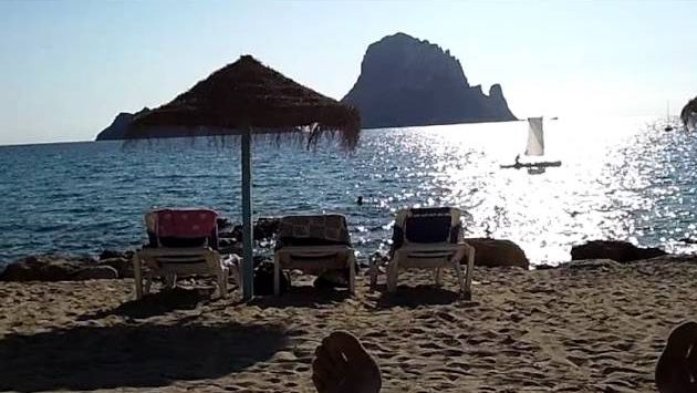 Октябрь в Испании: Ibiza 19-10-2011 cala d'hort Es Vedra strand Ibiza westkust