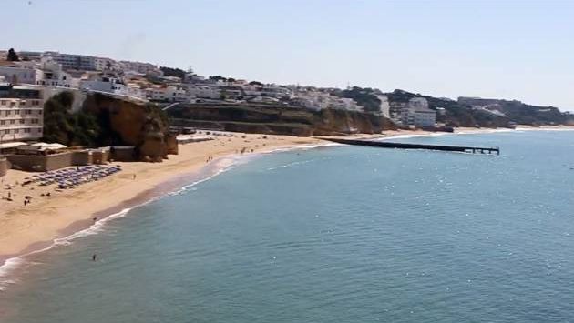 Португалия в мае: Albufeira's beach May 2010