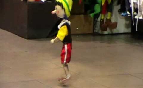 Ноябрь, Прага: Pinocchio puppet dancing