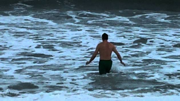 Декабрь: Martins swim in Tunisia December 2011