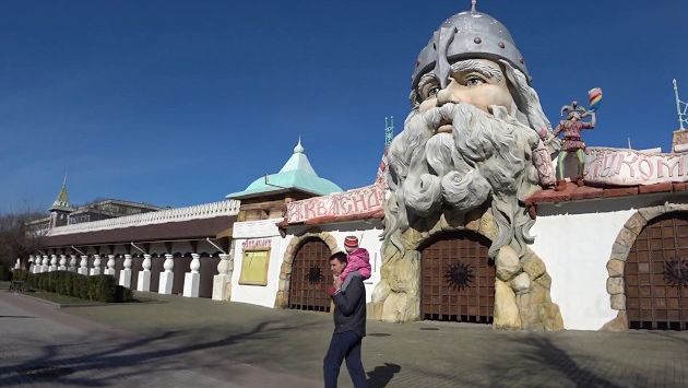 Набережная Горького в Евпатории с ребенком зимой. Февраль 2017. Отдых с детьми в Крыму