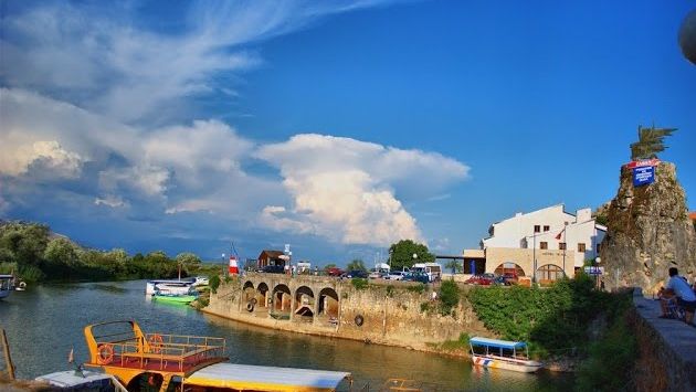 Черногория: Черногория. Фестиваль вина и уклейки 2016