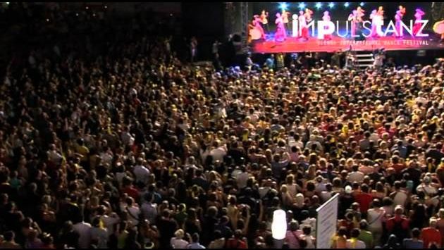 Июль, Австрия: ImPulsTanz Opening 2011, TLCDC „Jhoom"