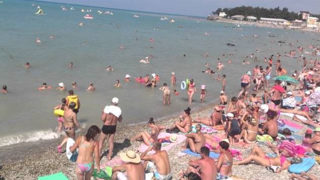 Август в Геленджике: Пляж Дивноморска 2013