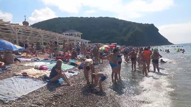 21 июля 2023 Архипо-Осиповка пляж . 9- 10 утра Чёрное море короткий эфир