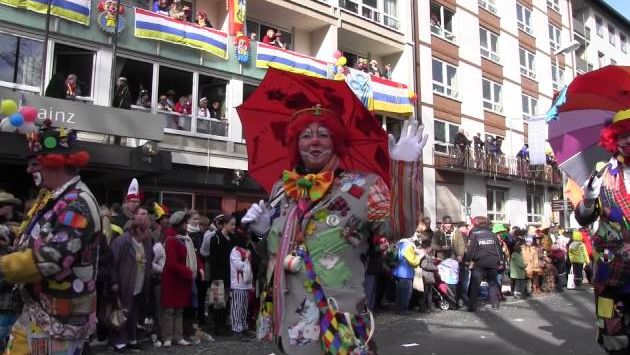 Германия в ноябре: Mainz Rosenmontag Carnival parade