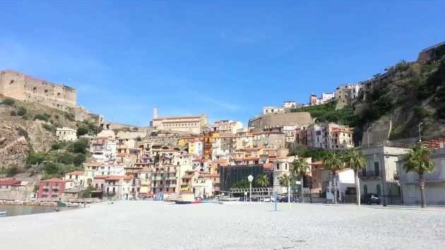 Сицилия в октябре: Messina, Port of Call for "Navigator of the Seas" - the beach in Scilla (Monday, October 7th 2013)