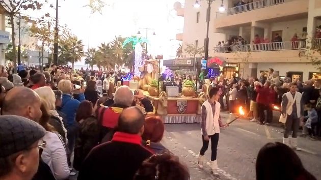 Три Короля Calpe 5 января праздник