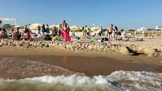 Чистое и теплое море в Витязево 19 июля 2023.