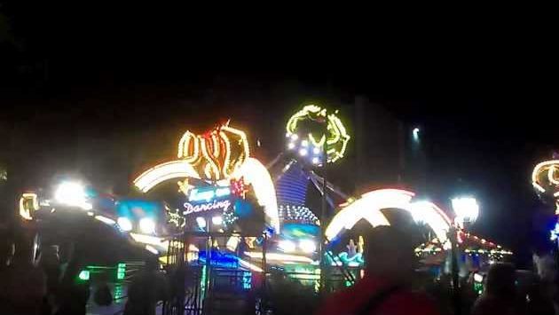 Крым, Август: Евпатория, парк фрунзе. Развлечения 2012-08-17