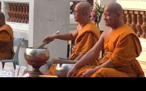 Паттайя в феврале: Макха Буча в Паттайе. Makha Bucha in Pattaya
