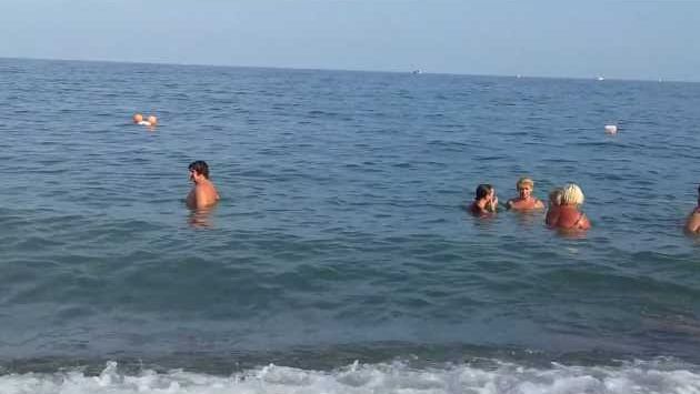 Алушта, Июнь: Пляж Алушты