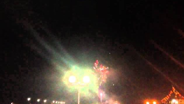 Май в Геленджике: Фейерверк на девятое мая в Геленджике 2012 год