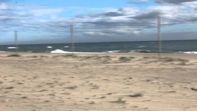 Февраль, Испания: Spanish beach in February