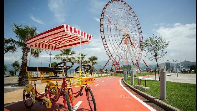 Стоит ли ехать в Батуми в октябре? Бархатный сезон и его преимущества!