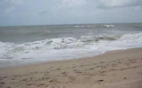 Самуи в марте: Шторм на пляже Ламаи острова Самуи