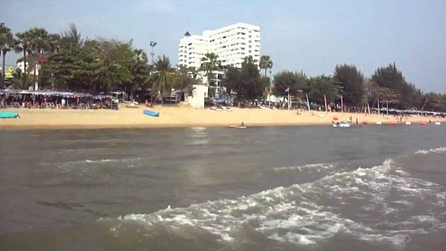Паттайя, Апрель: Pattaya Jomtien Beach April 2011