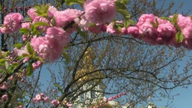 Май, Киев: Киево  Печерская лавра