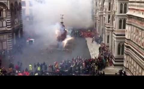 Италия в апреле: Pasqua, a Firenze lo scoppio del carro
