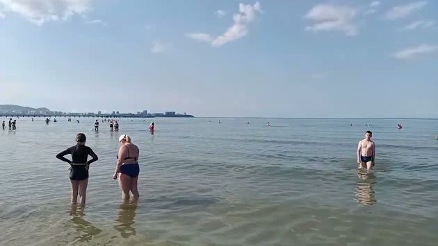 Анапа. Пришёл Август. Погода и море радует. Пляж Верхнее Джемете. 1 августа 2023. 9 утра.