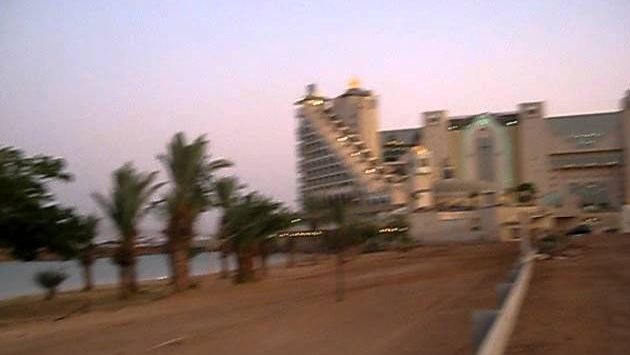 Эйлат: Израиль Эйлат У гостиницы Ирод и Города Царей