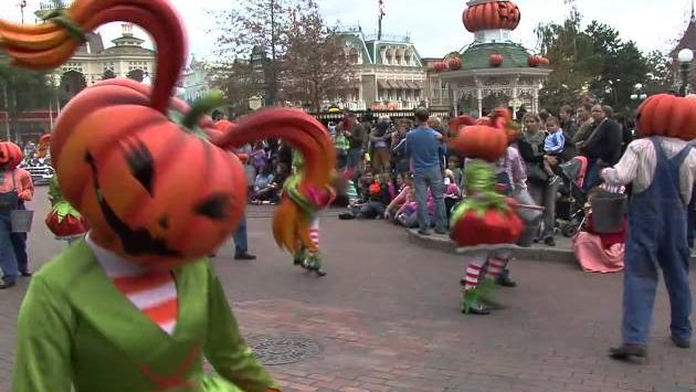 Октябрь: Disneyland Paris - Dreams of Trick or Treats - Halloween 2010