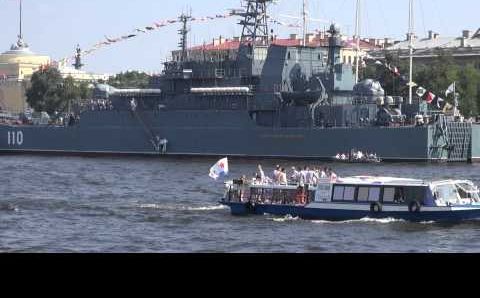 Июль: День ВМФ. Санкт-Петербург. 2012 г.