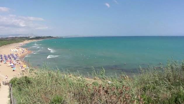 Август, Сицилия: Sicilia-Spiaggia la Pineta (2/2) Marinella di Selinunte 05.08.2010 Italia