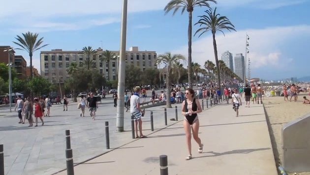 Июль в Барселоне: Barceloneta beach, Barcelona, Spain, july 2013