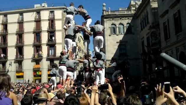Сентябрь в Барселоне: День строителей живых замков в Барселоне на La Mercè 2012