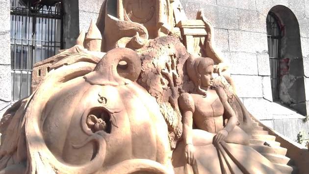 Июль: Фестиваль песчаных скульптур в Санкт Петербурге 2013