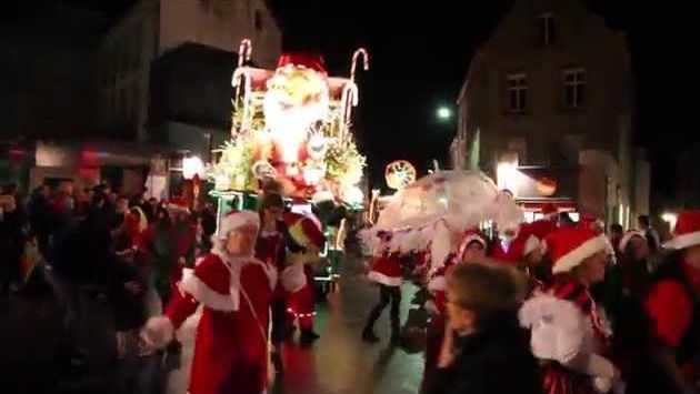 Апрель: Carnaval nocturne de Vitré 2014 - Gais Lurons