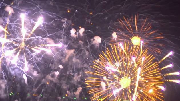 Паттайя: Pattaya International Fireworks Festival - View from Hilton Sky Bar.