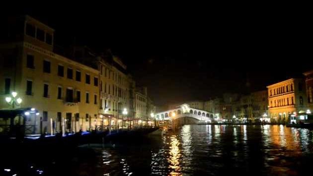 Октябрь в Венеции: Night Vaporetto on the Grand Canal in Venice Italy | Italian Nights