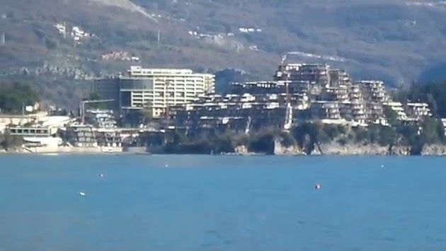 Будва. И не скажешь что конец декабря.