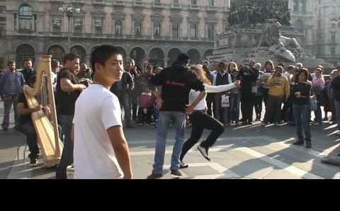 Милан в октябре: Танец