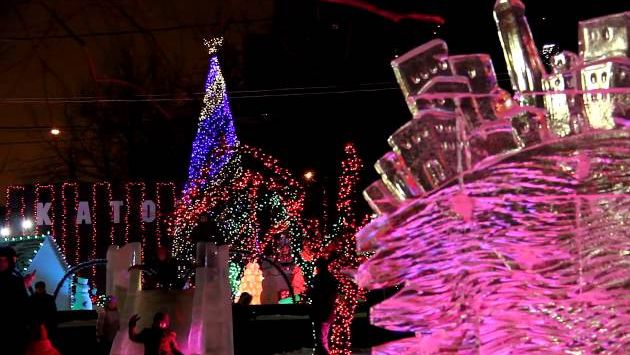 Январь в Москве: Фестиваль "Свет Рождества" парк "Красная Пресня" - Christmas Moscow Russia Holdman