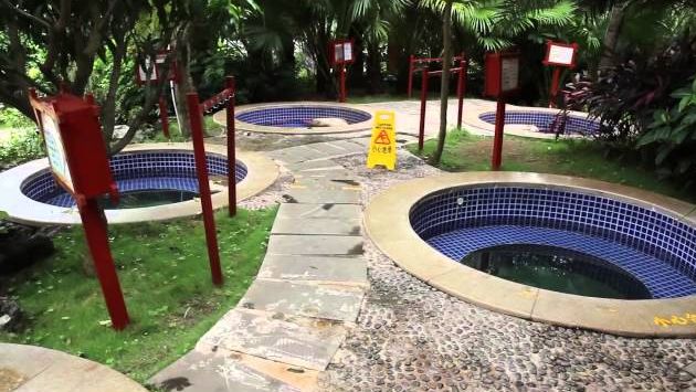 Февраль, Хайнань: Термальные источники  Наньтянь