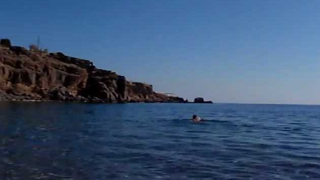 Крит: Winter swimmer Zlatko Zoreski Crete Dec. 2011