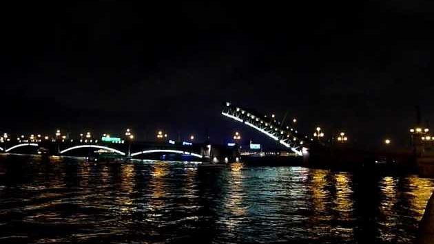 Санкт-Петербург в октябре: Развод Троицкого моста, Санкт-Петербург