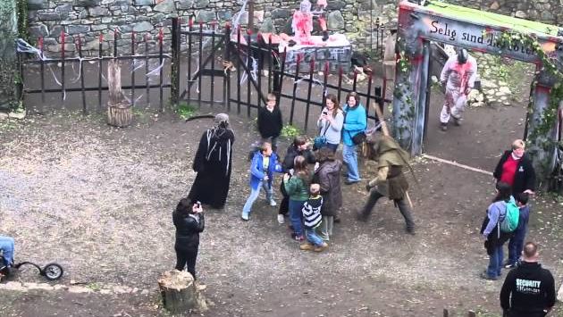 Октябрь в Германии: Frankenstein Castle in Germany during Halloween